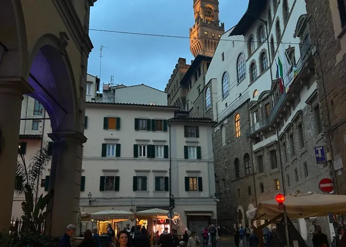 Uffizi & Santa Croce - Romantica Per Coppie